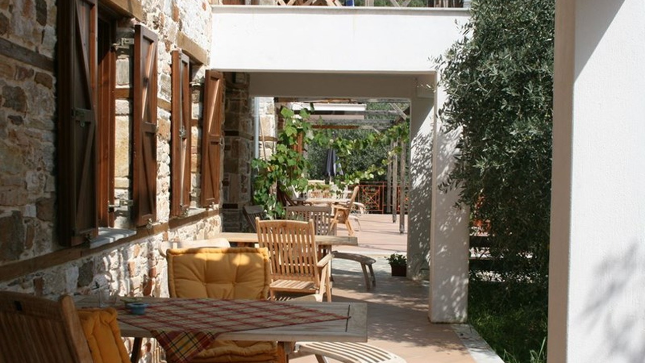 Vila Alexis