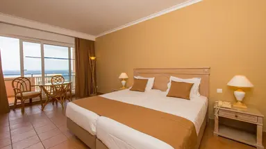 Vila Baleira Suites
