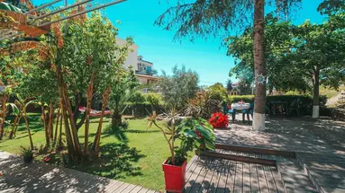 Villa Green Garden
