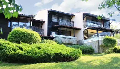 Villas Elenite