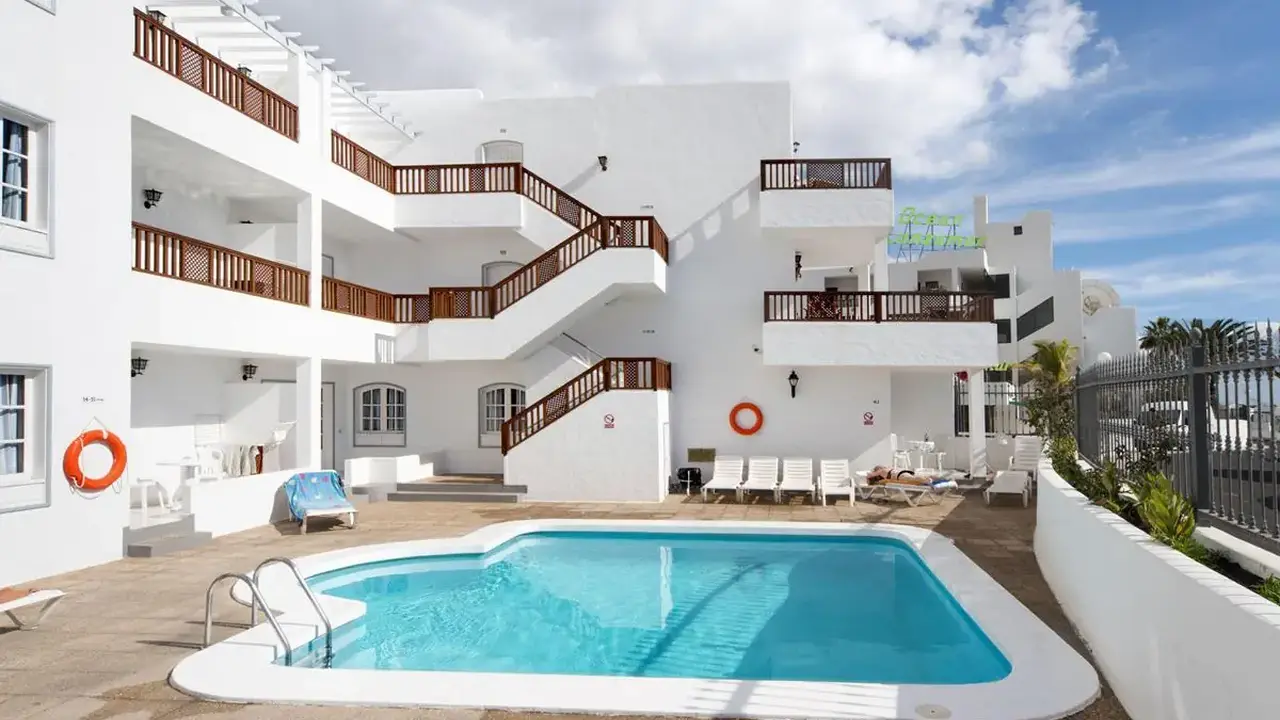 Vista Mar Apartments