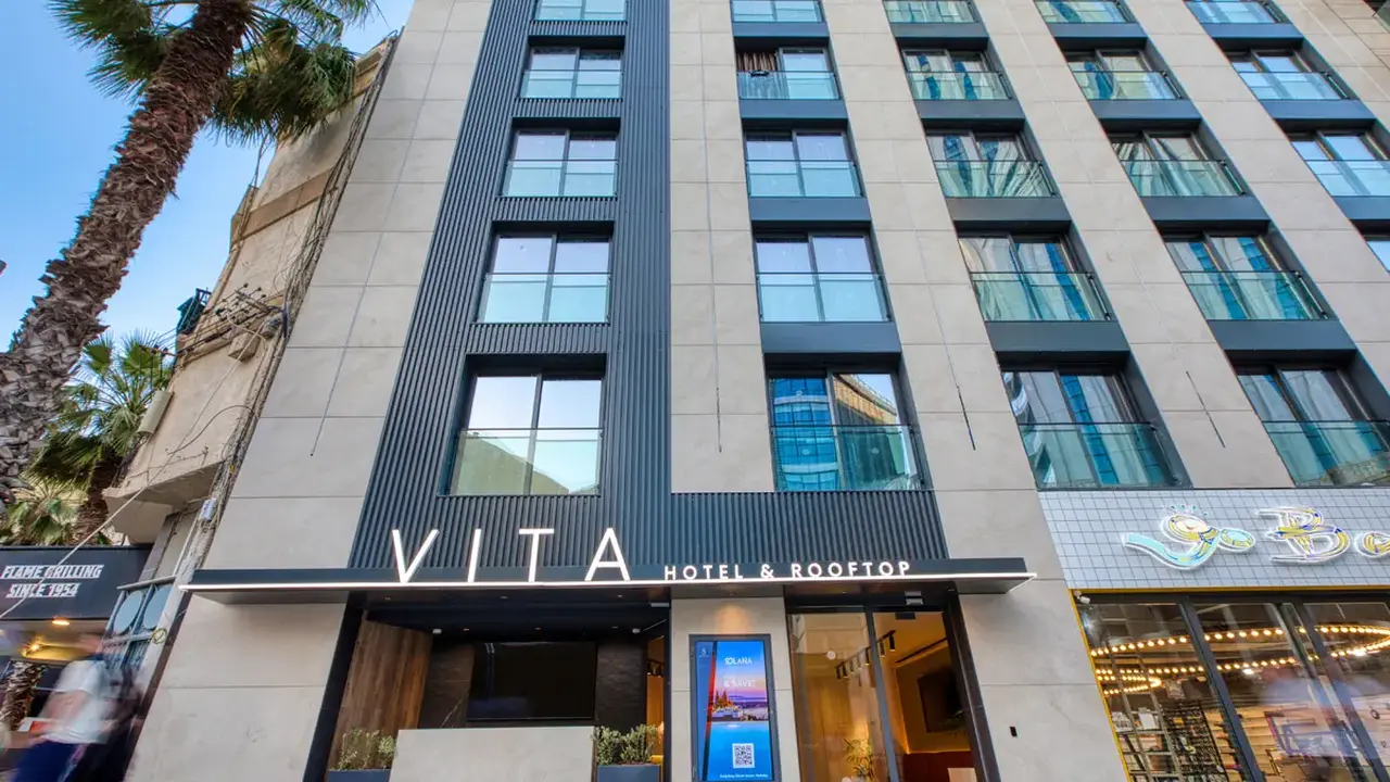 Vita Hotel & Rooftop