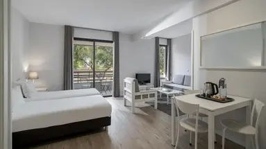 Vitoria Apartamentos by Petit Hotels