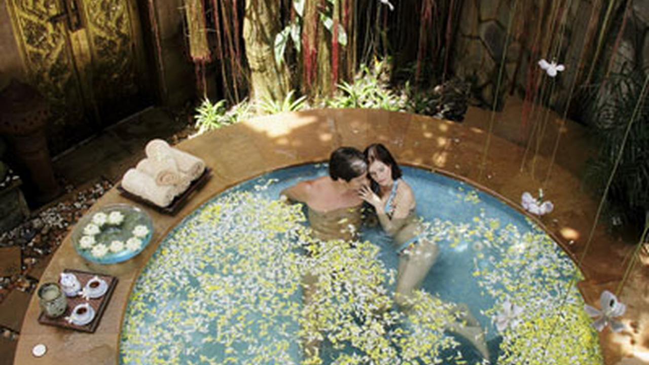 Vogue Resort & Spa