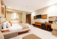 VOUK HOTEL & SUITES