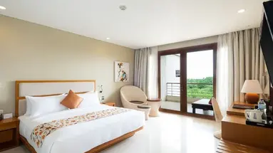 VOUK HOTEL & SUITES