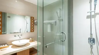 VOUK HOTEL & SUITES