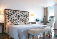 Vouliagmeni Suites