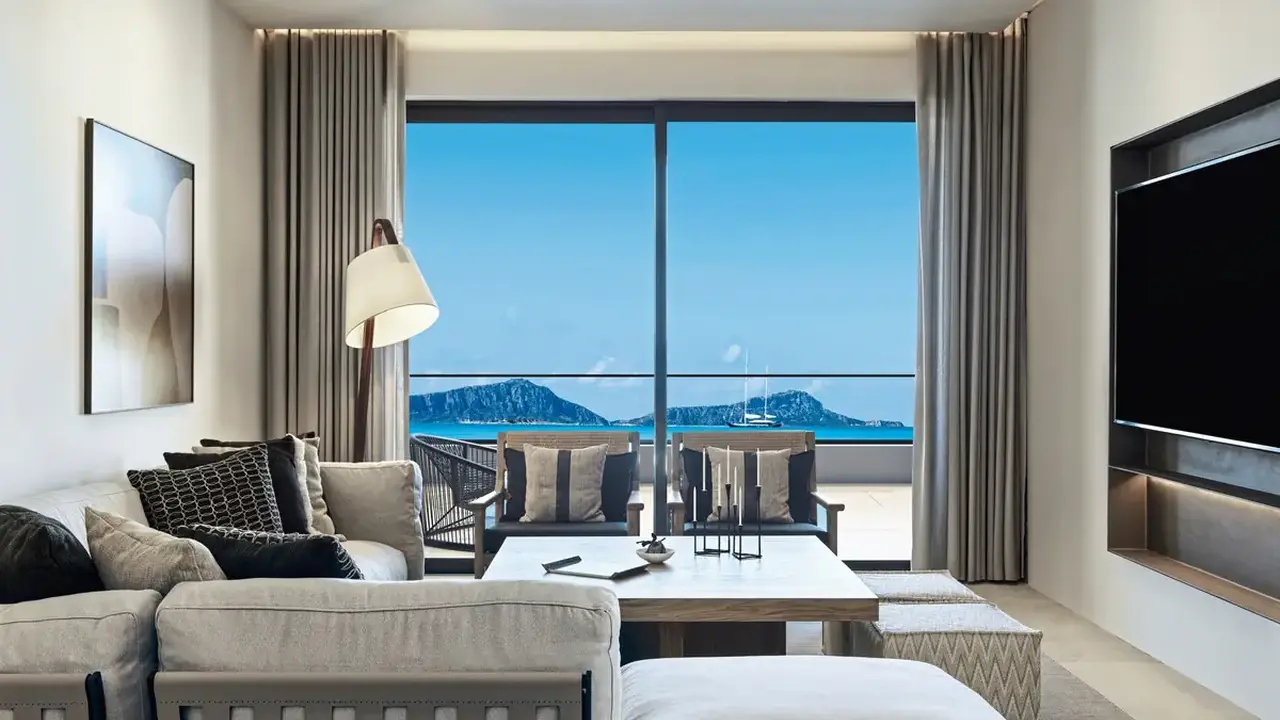 W Costa Navarino