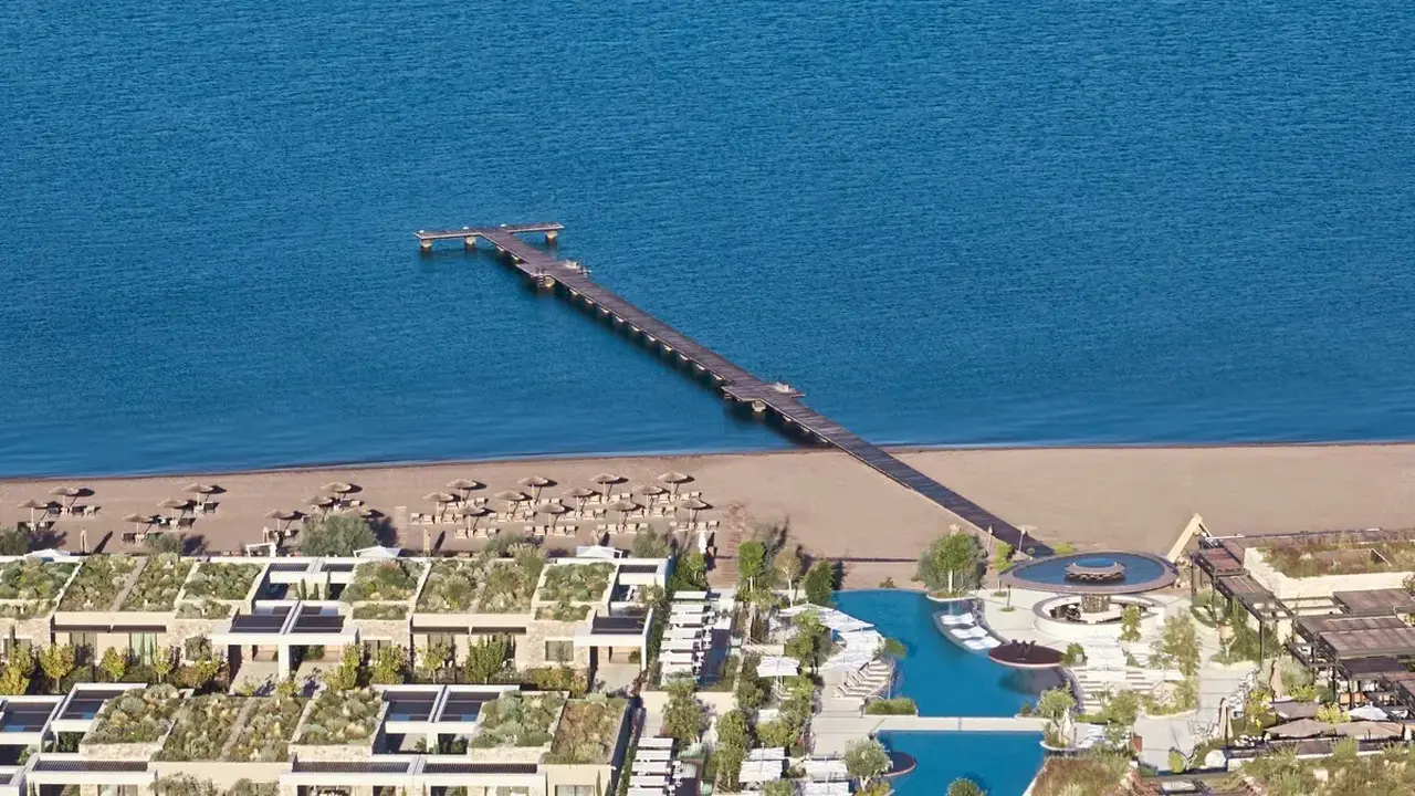 W Costa Navarino