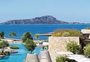 W Costa Navarino