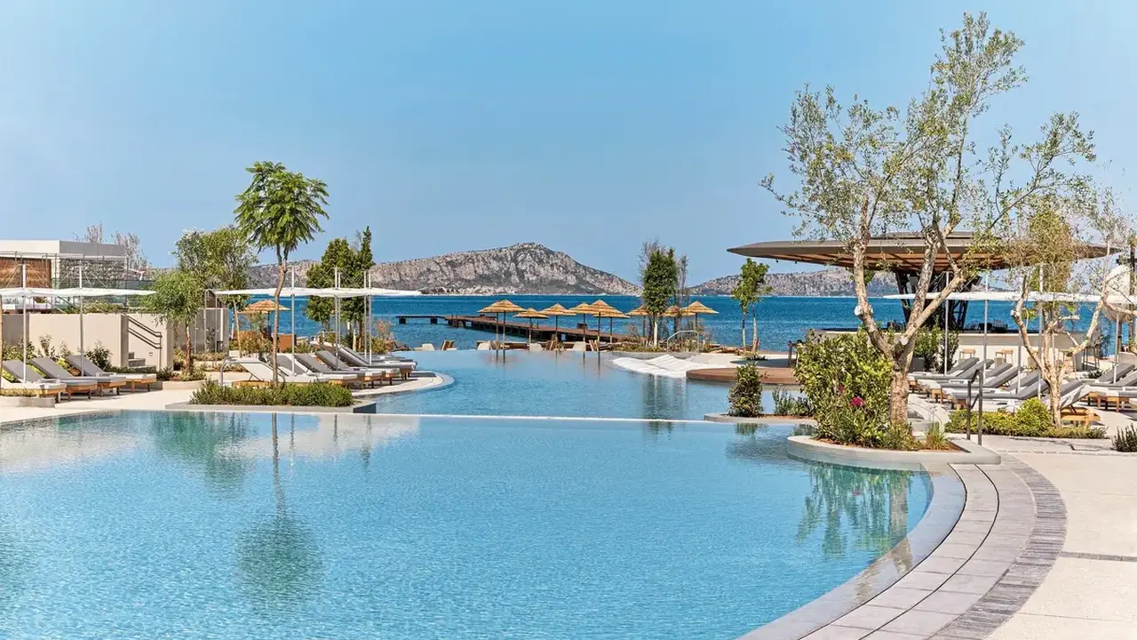 W Costa Navarino