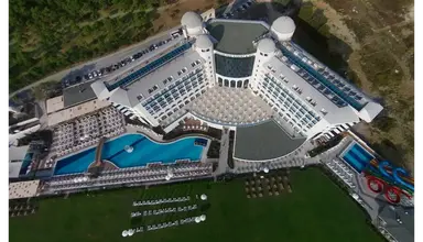 Water Side Resort & Spa