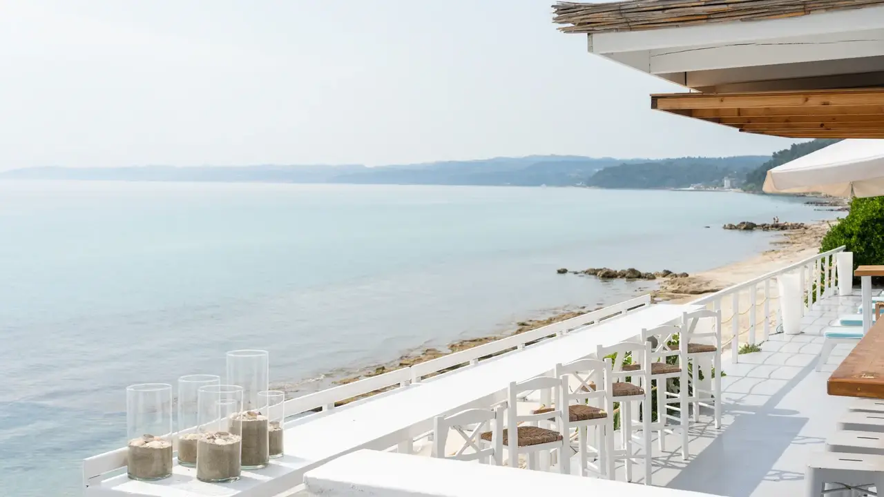 White Suites Resort
