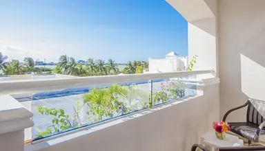 Wyndham Alltra Cancun