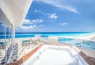 Wyndham Alltra Cancun