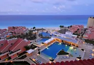 Wyndham Grand Cancun Resort & Villas