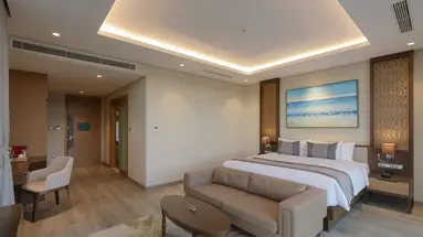 Wyndham Grand KN Paradise
