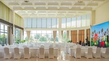 Wyndham Grand KN Paradise