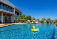 Wyndham Grand KN Paradise