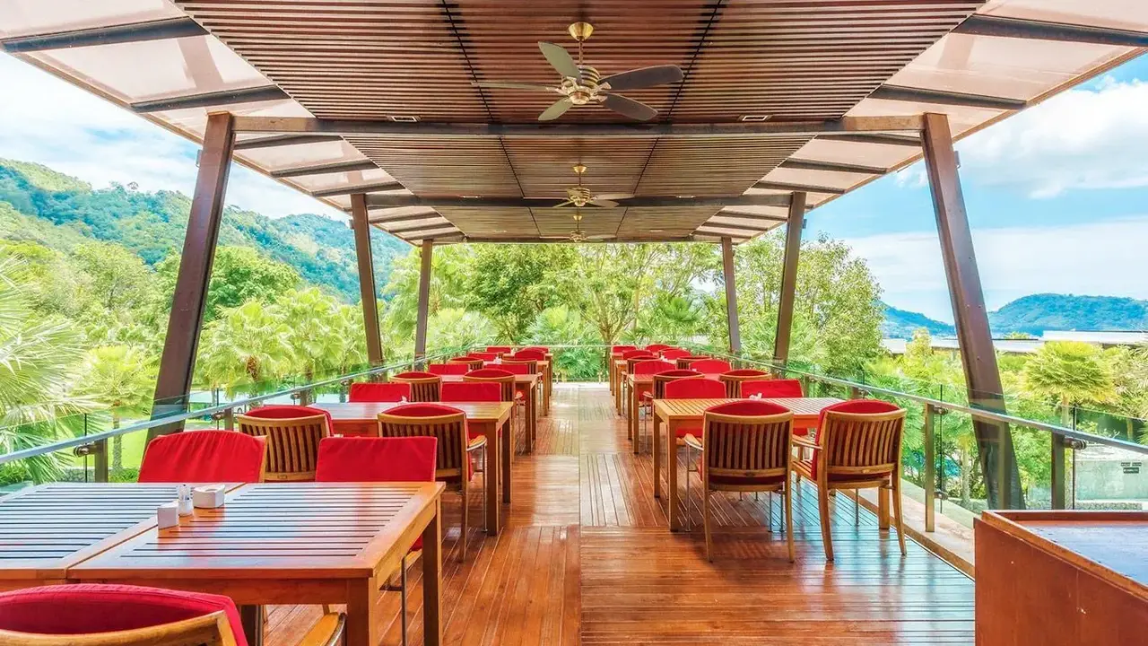 Wyndham Sea Pearl Resort Phuket