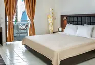 Xenios Dolphin Beach 