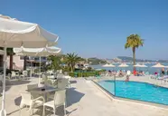 Xenos Kamara Beach