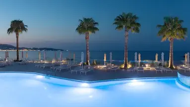 Xenos Kamara Beach