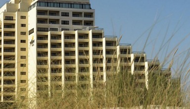 Yellow Praia Monte Gordo