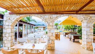 Yiannis Manos Apartments