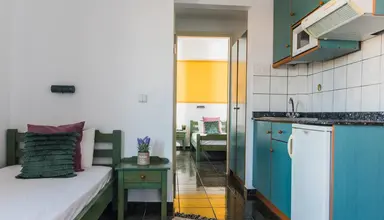 Yiannis Manos Apartments