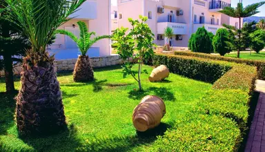 Yiannis Manos Apartments