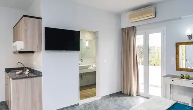 Yiannis Manos Apartments