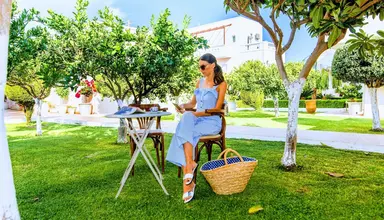 Yiannis Manos Apartments