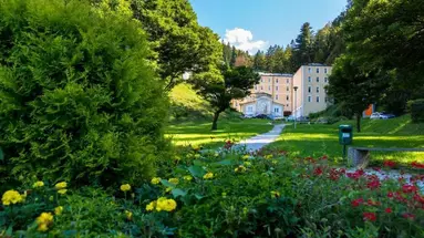 Zdraviliski Dvor