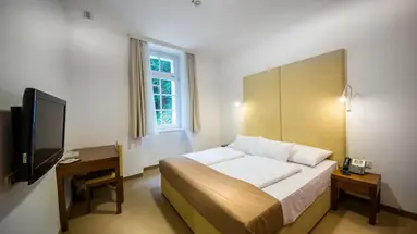 Zdraviliski Dvor