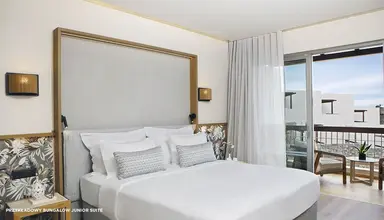 Zeus Eleva Mirabello Bay