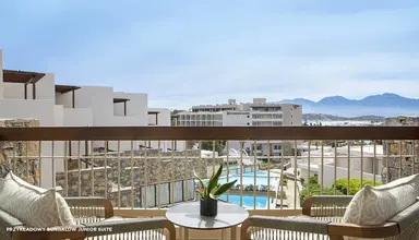 Zeus Eleva Mirabello Bay