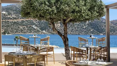 Zeus Eleva Mirabello Bay