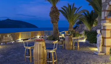 Zeus Eleva Mirabello Bay