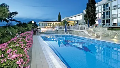 Zorna Plava Laguna