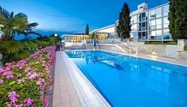 Zorna Plava Laguna