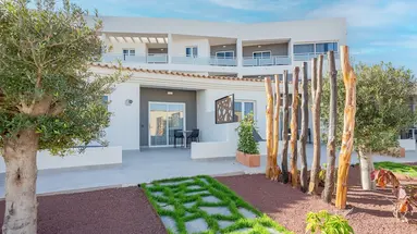 001 Higos Beach Boutique Singular Hotel Residence