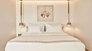 18 Grapes Hotel
