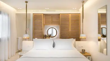 18 Grapes Hotel