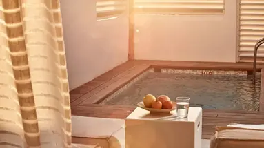 18 Grapes Hotel