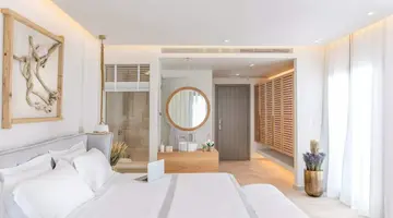 18 Grapes Hotel