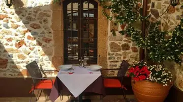 24 SEVEN BOUTIQUE HOTEL