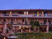 24 Seven Boutique