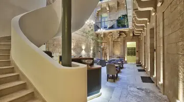 66 Saint Paul s Hotel